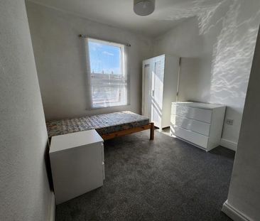 1 bedroom in a house share to rent - Photo 6