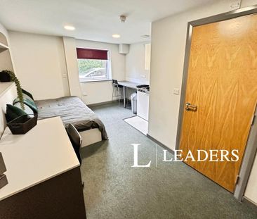 Studio to rent - Photo 5