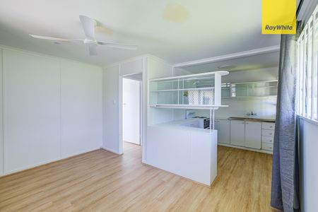 129 Smith Road, Woodridge QLD 4114 - House For Rent | Domain - Photo 2