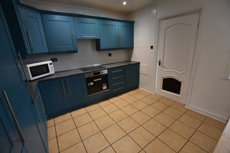 Avondale Road, Farnworth, Bolton - Photo 4