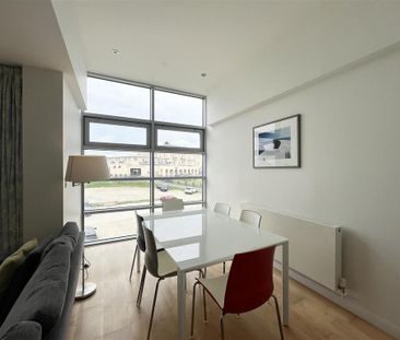 2 bedroom penthouse to rent - Photo 5