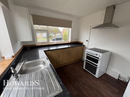 2 bedroom semi-detached bungalow to rent - Photo 3