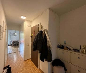 Agréable appartement de 3 pièces au 1er étage proche du centre ville - Photo 2