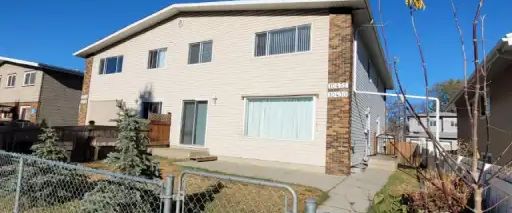Three bedroom Townhouse in Allendale | 10430 - 67 avenue, Edmonton - Photo 1