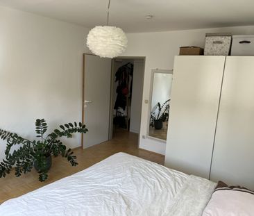 Entzückende 2-Zimmer-Wohnung mit Balkon und Tiefgaragenplatz - Foto 4