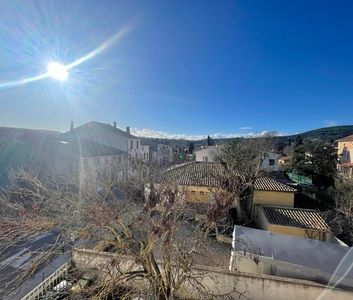 Location Appartement 2 pièces 40m² BESSE SUR ISSOLE 83890 - Photo 4