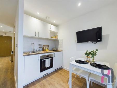 Studio to rent - Photo 5