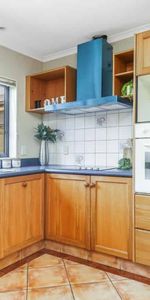 4 Bedrooms in Huntington - Photo 3