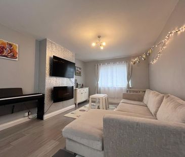 3 bedroom end of terrace house to rent - Photo 4