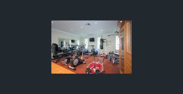 Delightful, well appointed accommodation set in a picturesque and quiet country estate (see photos) - Photo 1