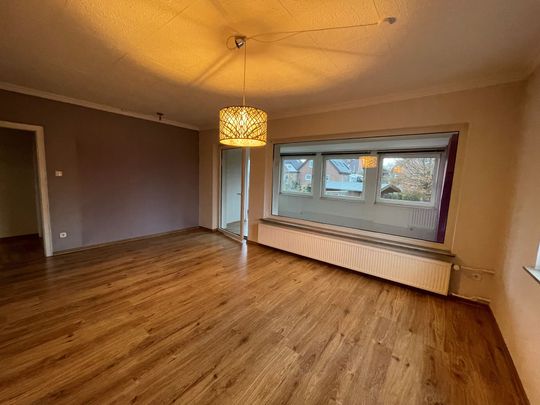 Großzügige 3-Zimmer-Wohnung mit Einbauküche in einem gepflegten 2-Familienhaus in Herringhausen - Photo 1