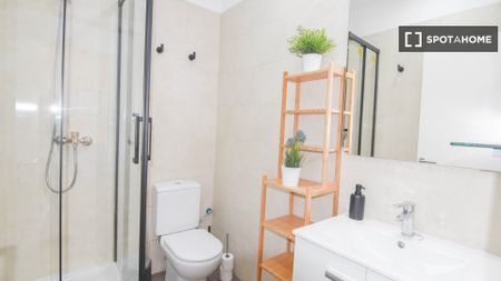 barcelona, Catalonia 08001 - Photo 3