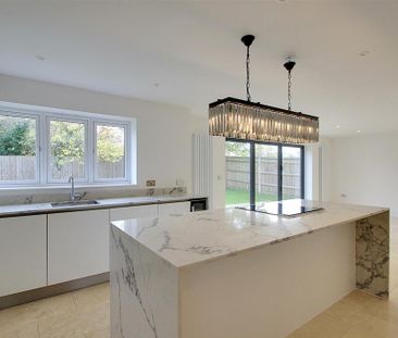 4 bedroom detached house to rent - Photo 6