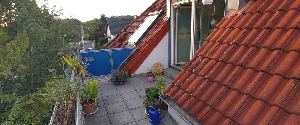Nähe Köln-Dünnwald, Dachgeschosswohnung mit Dachterrasse - Photo 1