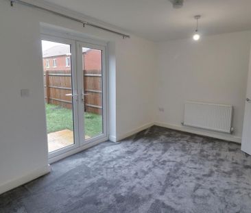 2 bedroom semi-detached house to rent - Photo 4