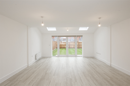 3 bedroom semi-detached house to rent - Photo 5