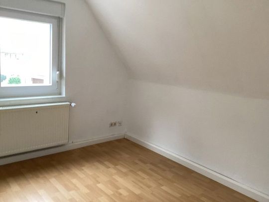 Wer will mich!? Günstige 2-Zimmer-Dachgeschosswohnung - Foto 1