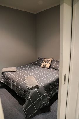 2 bedroom fully furnished apartment - Vogel St - Photo 1