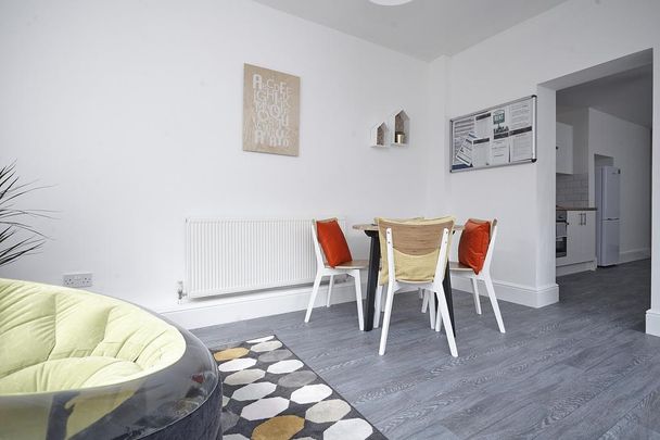 1 bedroom in a house share to rent - Photo 1