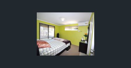 SOLAR PANELS! MODERN SECURE FAMILY HOME! AIR CONDITIONED! LOW MAINTENANCE! - Photo 3