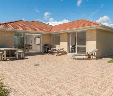 Spacious home in sought after location - Photo 1