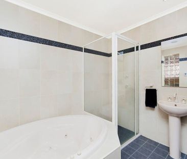 8 Morrison Place, Karabar NSW 2620 - House For Rent | Domain - Photo 4