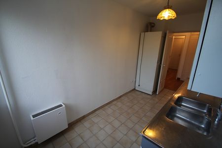 Location Appartement 3 pièces 61m² - Photo 2