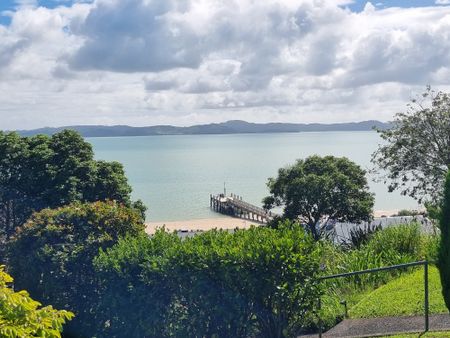 Coastal Living & Sea Views - Photo 5