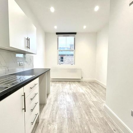 Studio to rent - Photo 3