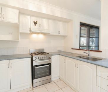 Main house >> Great location with neat & tidy home - Photo 4