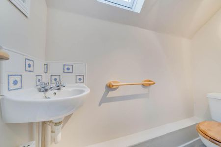 2 bedroom terraced house to rent - Photo 5