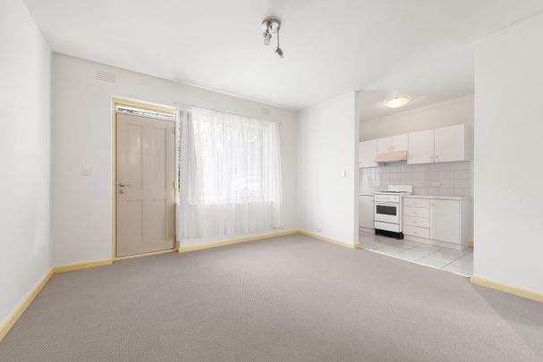 2/49 Flemington Street, Travancore VIC 3032 - Photo 1