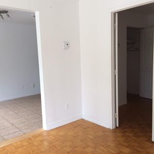 Ste-Foy 5 1/2 PLUS, Disponible 1er Août, Près Tous Les Services - Photo 3