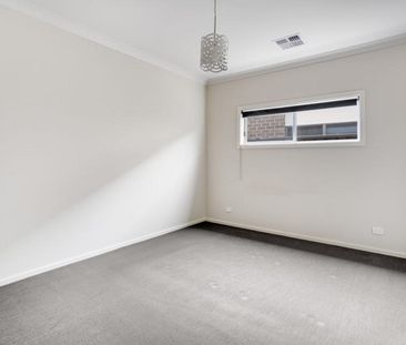 6B Kingswell Avenue, ROSTREVOR SA 5073 - Photo 4