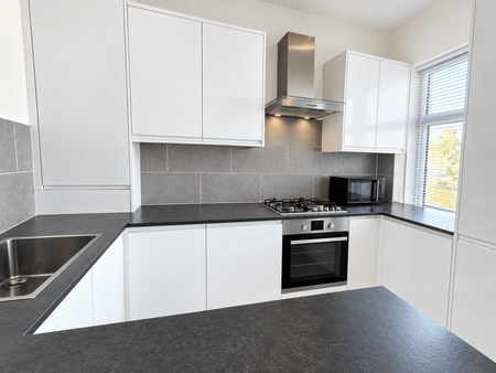 1 bedroom flat to rent - Photo 2
