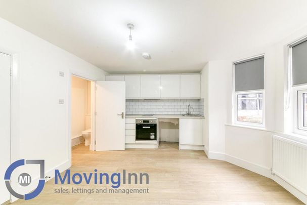 Studio to rent - Photo 1