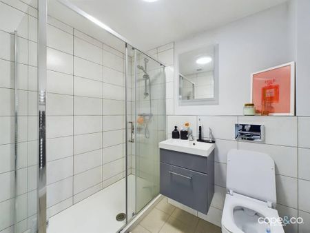 2 bedroom apartment to rent - Photo 2