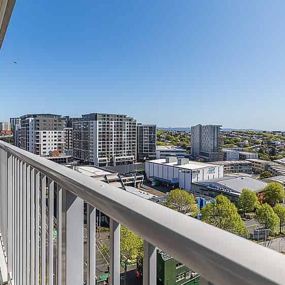 Funky Zest Apartment - Photo 1