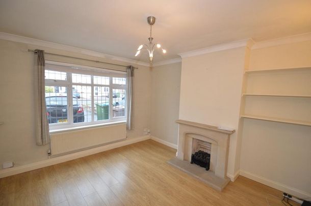4 bedroom semi-detached house to rent - Photo 1