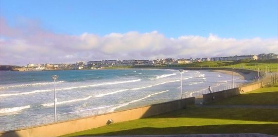 35 West Strand Avenue, Portrush, BT56 8FD - Photo 2