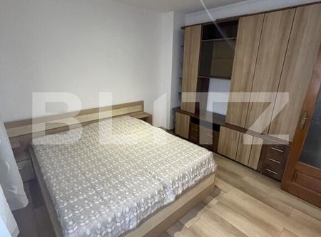 Apartament cu 2 camere, 50 mp, decomandat, zona Piata 1 Mai - Photo 4