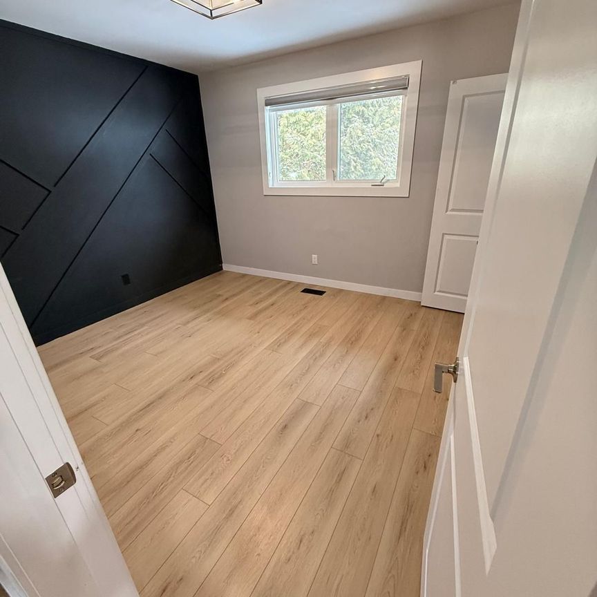 For Lease - 31 Varadi Avenue, Brantford, Ontario - Photo 1