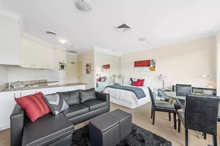 Unit 304/22-40 Sir John Young Cres, Woolloomooloo NSW 2011 - Apartment For Rent | Domain - Photo 3