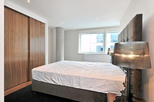 A beautiful 1 bedroom apartment to rent in Aldgate, E1. - Photo 1