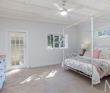 RENOVATED QUAINT DOUBLE BRICK BUNGALOW - Photo 6