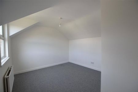 2 bedroom penthouse to rent - Photo 3