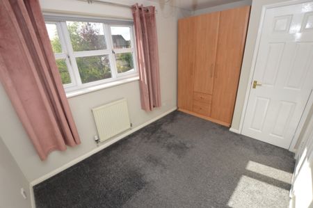 3 Bedroom Detached House - Photo 4