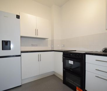 3 bedroom end of terrace house to rent - Photo 6