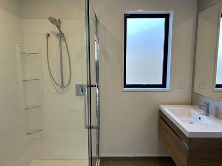 New 4 Bedroom Home - Photo 5