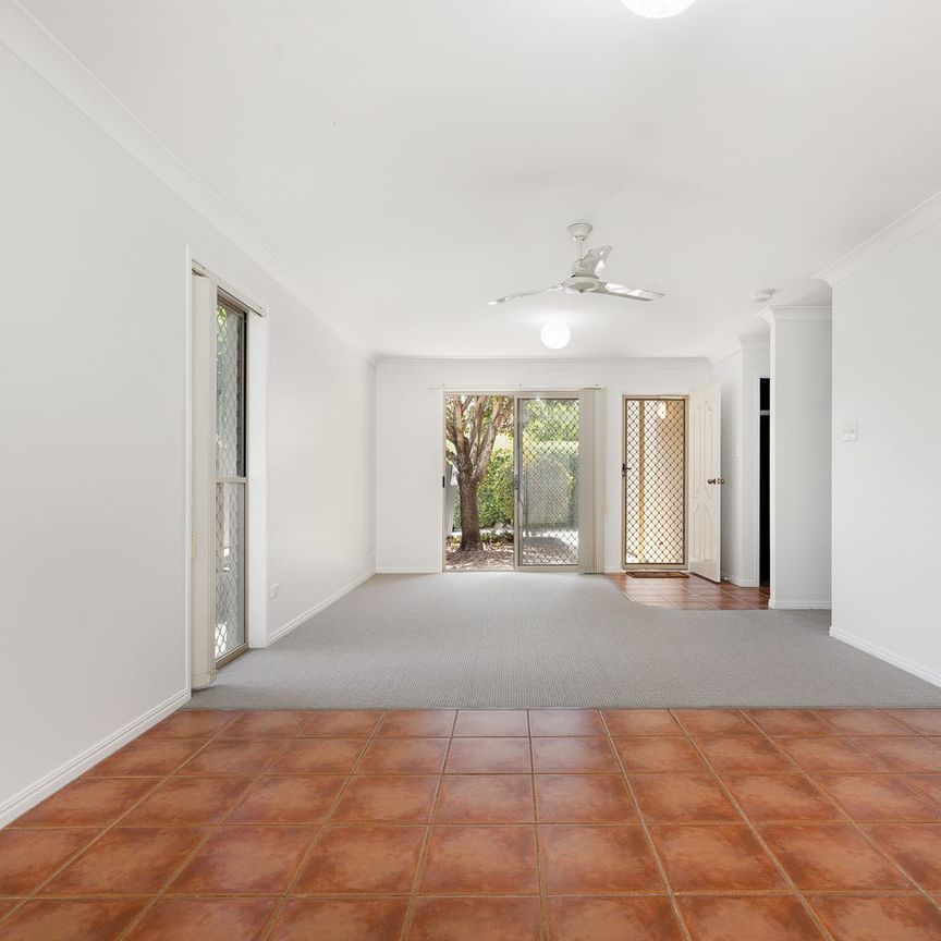 Contemporary 3-Bedroom Townhouse with Ensuite & Courtyard - Photo 1